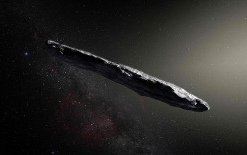 Oumuamua hat eine dunkle, rötliche Farbe, die vermutlich von der jahrmillionenlangen Verwitterung durch kosmische Strahlung herrührt. apa