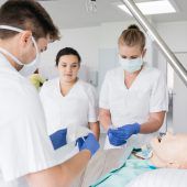 Ärzte fürchten den Pflegenotstand