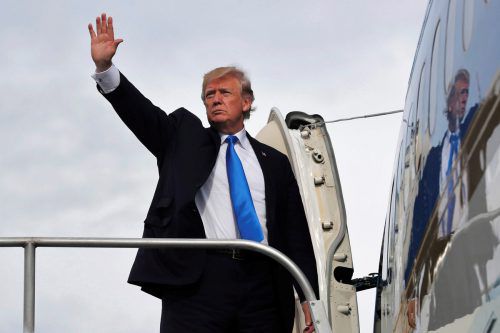 Trump verabschiedet sich von der philippinischen Hauptstadt Manila. Gerade hat der Präsident eine zwölftägige Asien-Reise beendet.  Reuters