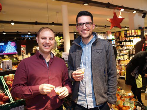 Unter den Besuchern: Armin Werneth und Musiker Christian Schart.