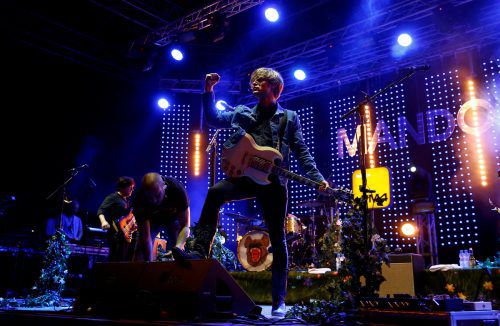 Björn Dixgård rockt mit Mando Diao die Openair-Bühne in Schruns.  RTS
