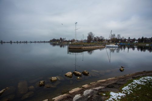 Das Harder Binnenbecken sorgt für politische Diskussionen.  VN/Steurer