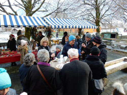 Der Basar beim „Haus Nenzing“ war ein Publikumsmagnet. em