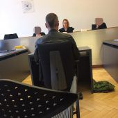 Schwirrende Pfeile auf dem Weg zum Tabledance