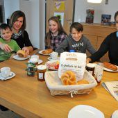 Bei Familie Kirchberger bringt Ländleexpress das Frühstück