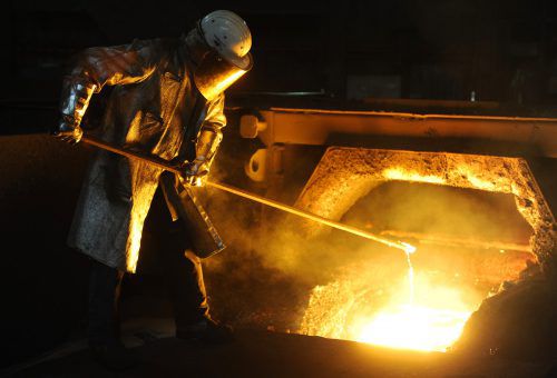 Die Gewerkschafter warnen vor den schwarz-blauen Plänen. Es handle sich dabei um Ausbeutung der Arbeitnehmer. APA