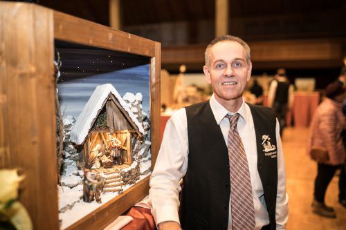 Durfte sich über zahlreiche Besucher freuen und schwört auf die Partnerschaft mit dem Christkindlemarkt: Kurt Hofer, Obmann des Lustenauer Krippenvereins.