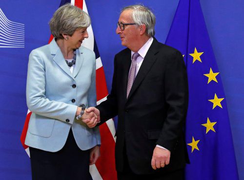 EU-Kommissionschef Jean-Claude Juncker und die britische Premierministerin Theresa May verkündeten am Freitag die erste Einigung. REUTERS