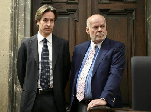 Grasser (l.) mit Anwalt Ainedter. 2010 wurde der Ex-Minister erstmals von der Staatsanwaltschaft zur Buwog einvernommen. RTS