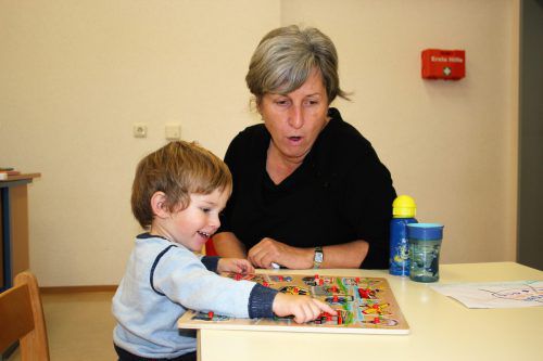 Kindergartenpädagogin Caroline Müller managt auch das Betreuungsangebot.  VN/RAL