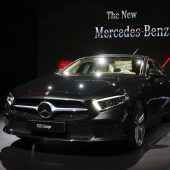 Autonews der WocheNeuer Mercedes-Benz CLS in Los Angeles präsentiert / Mazda enthüllt den überarbeiteten Mazda6 / Neue Cabrio-Version der Corvette ZR1