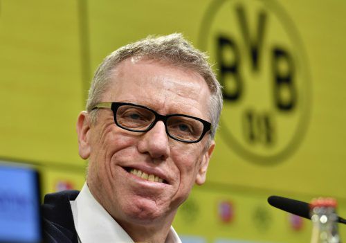 Müde, aber motiviert: So zeigte sich Peter Stöger bei seiner Präsentation in Dortmund. AP