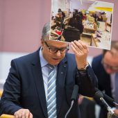 Der Postfuchs im Kreuzfeuer