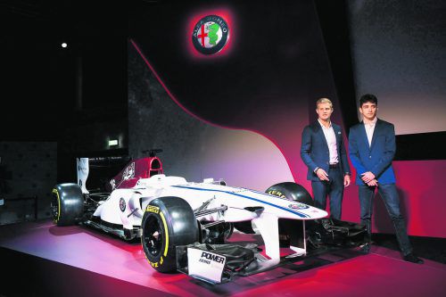 Sauber fährt 2018 mit Alfa Romeo und den Piloten Marcus Ericsson (l.) und Charles Leclerc. ap