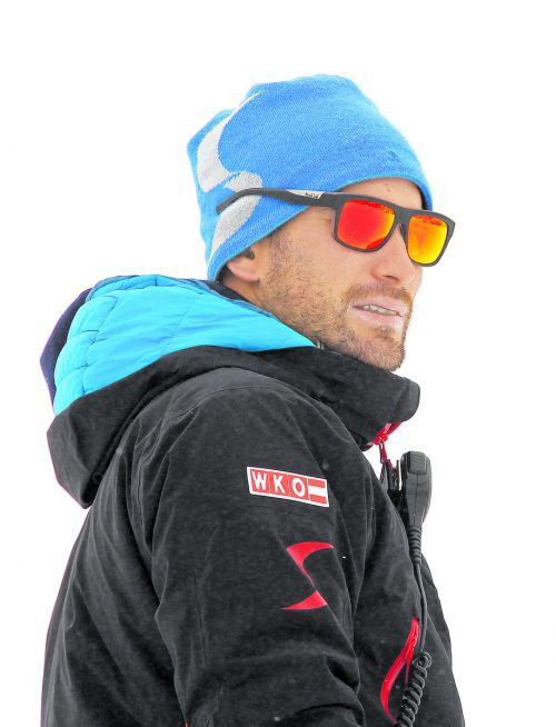 Christoph Alster trainiert die ÖSV-Europacup-Damenmannschaft um Nina Ortlieb, Ariane Rädler und Kolleginnen. gepa