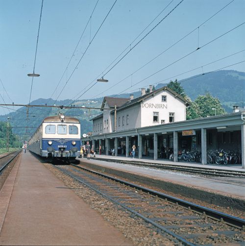 Der Bahnhof im Jahr 1975. Postkartensammlung, Helmut Klapper, Vorarlberger Landesbibliothek