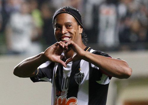 Der ehemalige brasilianische Superstar Ronaldinho geht nun endgültig in Rente. ap