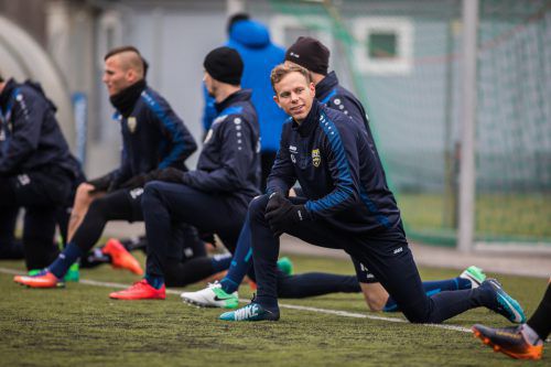 Der Salzburger Marco Meilinger (vorne) absolvierte nach seiner Vertragsunterzeichnung seine erste Trainingseinheit beim Cashpoint SCR Altach. Steurer