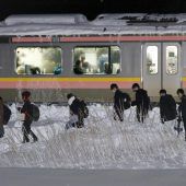 600 Japaner saßen über Nacht im Zug fest