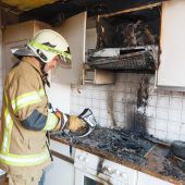 Kleinkind löst Brand in Küche aus