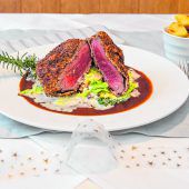 Hirschkeulensteak mit Rahmwirsing