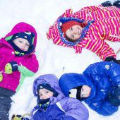 Schnuppern in der Waldspielgruppe