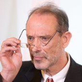 Zugangsbeschränkungen und mehr Geld