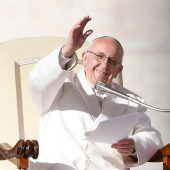 Papst ruft zum Kampf gegen Fake News auf