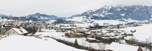 Gegenüber von BORG, Sozialzentrum und NMS soll die Wohnanlage entstehen. stp