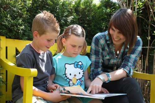 Geschulte Babysitter sind eine wertvolle Unterstützung für Familien. FV