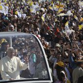 Papst trifft in Chile ein