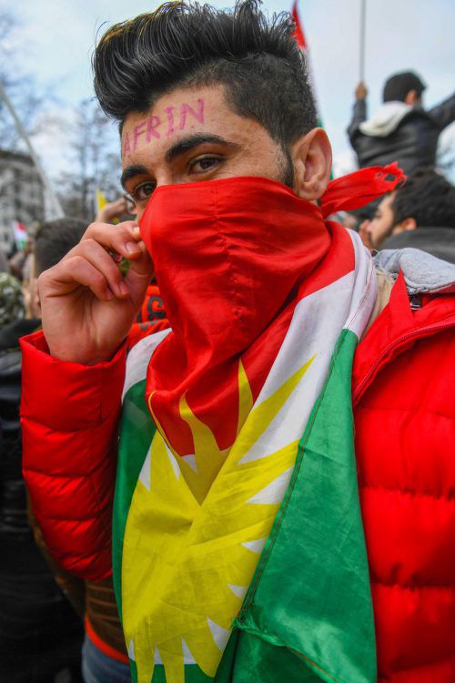 In Köln wurde am Sonntag gegen die Tür­ken-Offensive in Syrien demonstriert.  afp