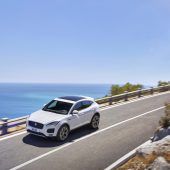 SUV-Sportler nach Art des Hauses