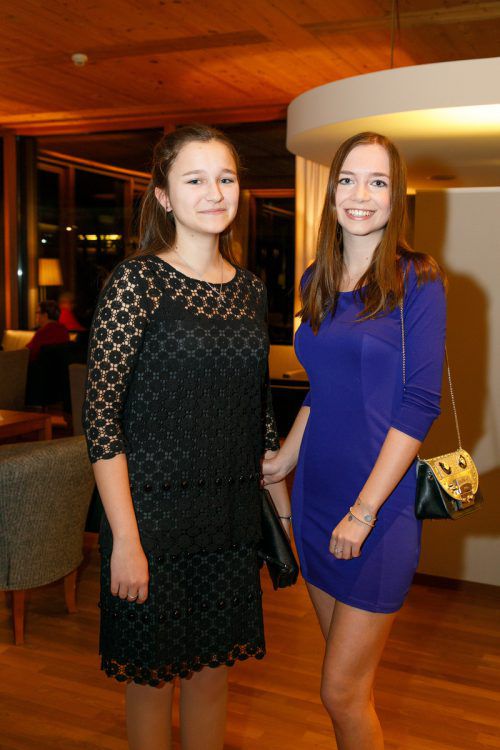 Marya Lyubinskaya und Caroline Bertsch (r.) genossen den Abend.