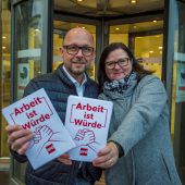 SPÖ-Demos vor allen AMS-Stellen im Land