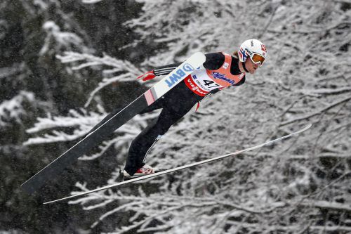 Nachdem der Norweger in der Qualifikation zur Skiflug-WM in Oberstdorf den Schanzerekord brechen konnte, zeigte er auch in der Konkurrenz, dass er als der große Favorit gilt.