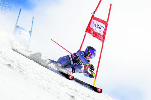 Tessa Worley setzte sich im Riesentorlauf-Duell in Lenzerheide gegen Viktoria Rebensburg um sieben Hunderstel durch. gepa