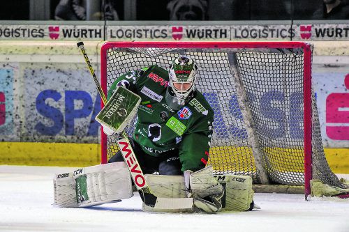 Wald-Goalie Misa Pitilä trifft mit Eetu-Ville Arkiomaa auf einen Landsmann. ol