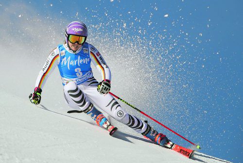 Zwei Wochen krank, dann nervenstark. Viktoria Rebensburg feierte mit dem Sieg im Riesentorlauf am Kronplatz ein Comeback nach Maß.  gepa
