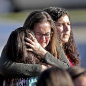 Empörung in den USA: Hilfspolizist griff bei Schulmassaker nicht ein