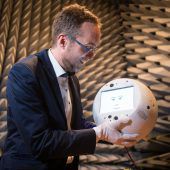 Roboter Cimon fliegt ins All