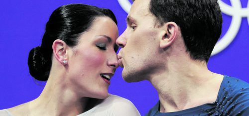 Ein Küsschen auf die Nasenspitze gab es für Charlene Guignard von ihrem Eistanzpartner Marco Fabbri. Die Italiener liefen auf Platz zehn.