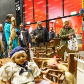 Tausende Besucher beim ­Flohmarkt ließen Kassen für guten Zweck klingeln. »A8