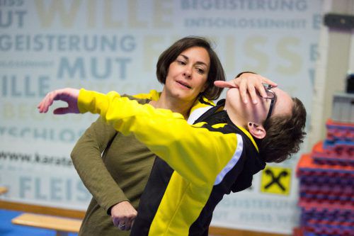 Karate Vorarlberg will mit seinen SPM-Kursen zeigen, wie man sich mit Karate-Manövern gegen Angreifer wehren kann. Grafoner