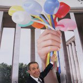 Riesenzoff in Paris wegen Riesenskulptur von Jeff Koons
