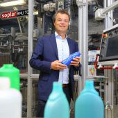 Mehr Flaschen, weniger Material