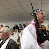 Gottesdienst mit Waffen