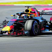 Ricciardo mit Rekordrunde