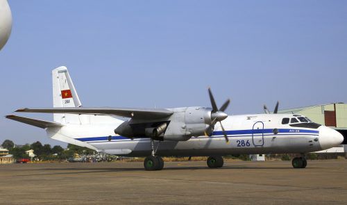 Das Flugzeug vom Typ Antonow An-26 stürzte beim Landeanflug ab.  AP