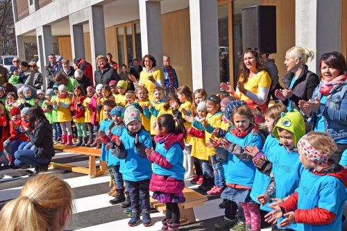 Die Eröffnungsfeier des Kinderhauses wurde zu einem kleinen Dorffest für Gaißau. ajk